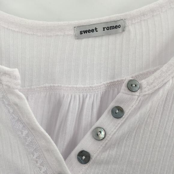 Sweet Romeo Women's Optic White Waffle Knit Thermal Top Henley Neck Size 1X NWT - Picture 5 of 7